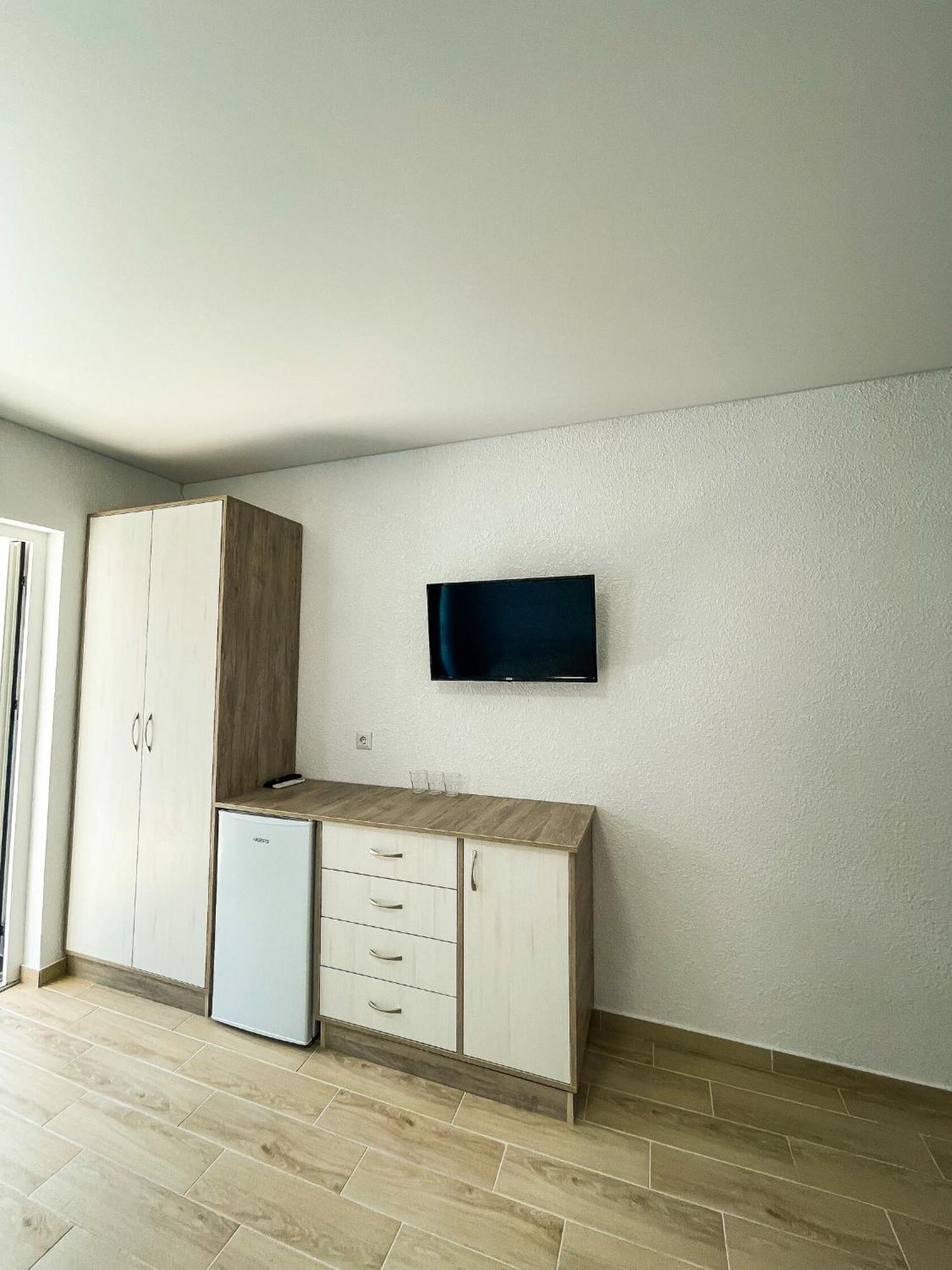 Міні-Готель Turin З Басейном На Кароліно-Бугазі エクステリア 写真